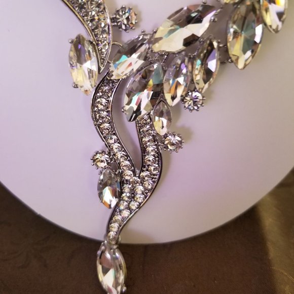 Crystal Rhinestones Necklace & Earrings Set - Wedding - Black TIe - Formal - Picture 8 of 11